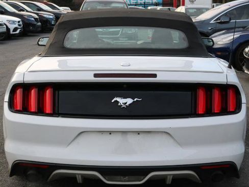 Used 2016 Ford Mustang Premium image 9