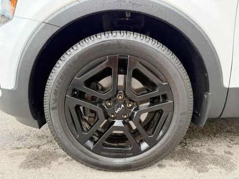 Used 2024 Kia Telluride AWD image 7
