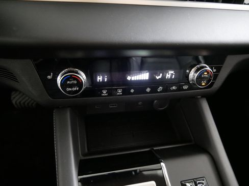 New 2025 Mitsubishi Outlander SE image 7