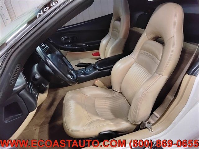 Used 2002 Chevrolet Corvette Coupe w/ Preferred Equipment Group2 RWD image 11