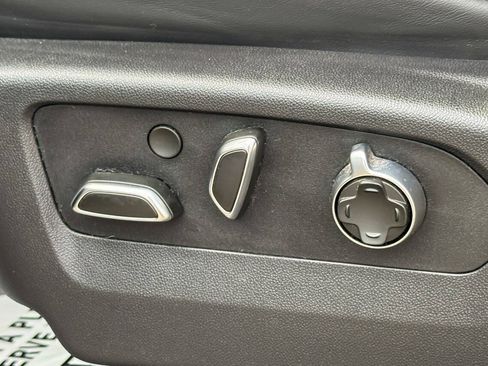 Used 2025 GMC Sierra 3500 Denali Ultimate AWD/4WD image 36