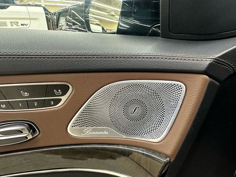 Used 2017 Mercedes-Benz S 550 Sedan image 17