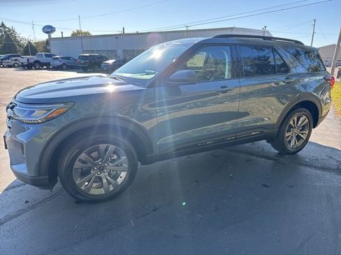 New 2026 Ford Explorer Active w/ Active Comfort Package image 2