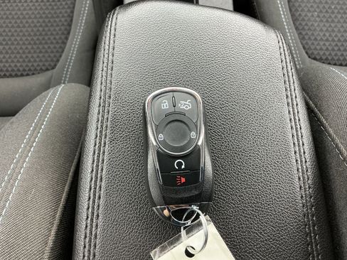 Used 2022 Chevrolet Bolt EUV LT w/ Driver Confidence Package FWD image 40