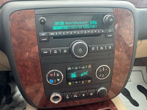 Used 2007 Chevrolet Avalanche LTZ w/ LTZ Preferred Equipment Group image 21