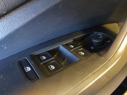 Used 2020 Volkswagen Jetta SE FWD image 27