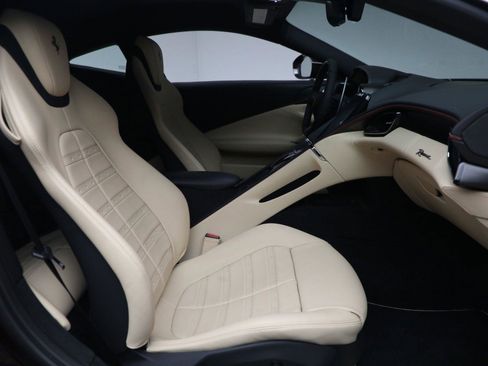 Certified 2023 Ferrari Roma image 18