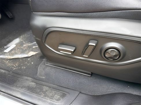 New 2025 Jeep Grand Cherokee L Limited w/ Luxury Tech Group II image 30