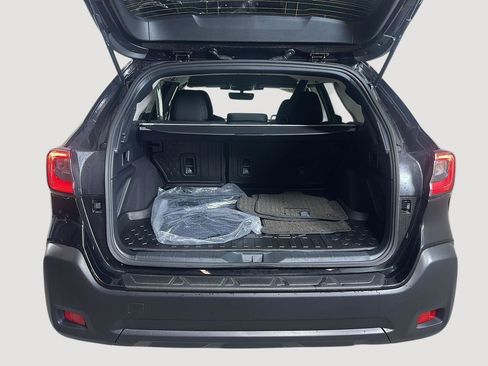 Used 2025 Subaru Outback Premium w/ Popular Package #1A AWD/4WD image 21