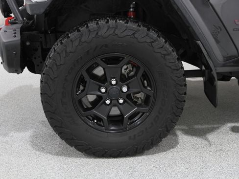 Used 2020 Jeep Gladiator Rubicon image 24