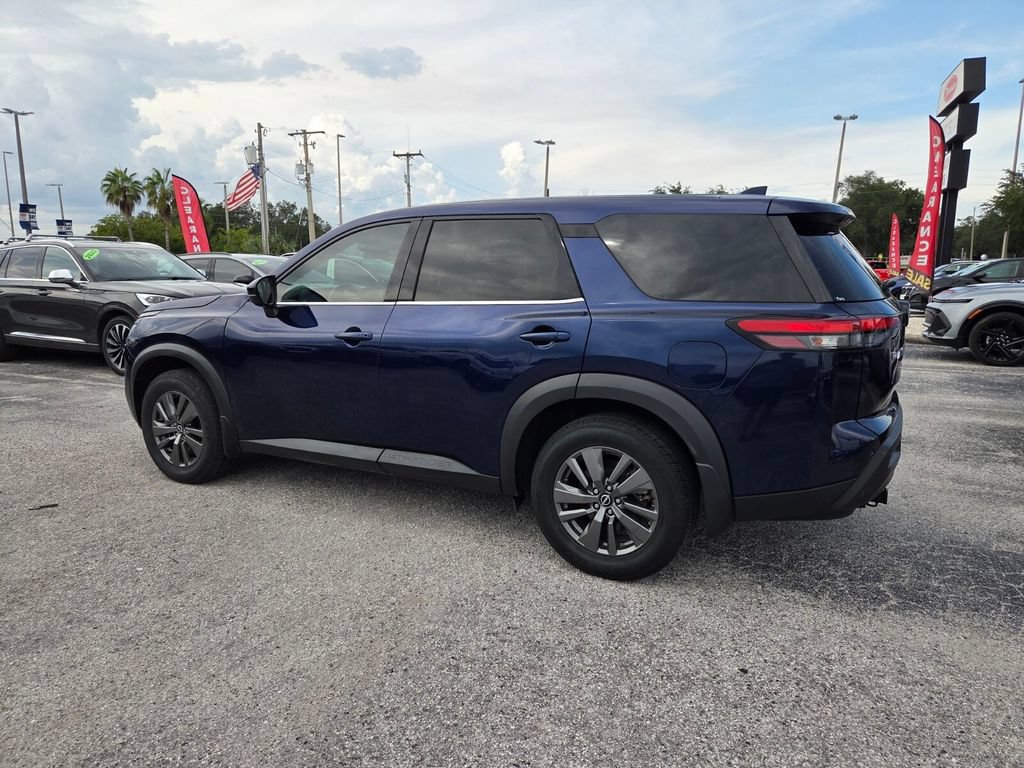 Used 2022 Nissan Pathfinder S FWD image 11