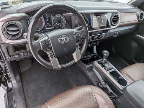 Used 2019 Toyota Tacoma Limited AWD/4WD image 12