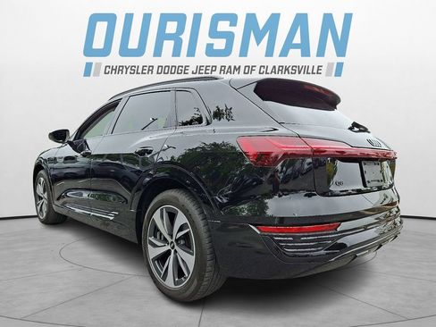 Used 2024 Audi Q8 e-tron Premium AWD/4WD image 4