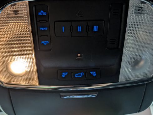 Used 2021 Jeep Grand Cherokee Limited w/ Trailer Tow Group IV image 26