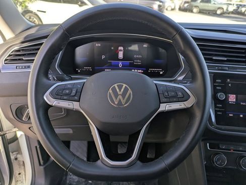 Used 2024 Volkswagen Tiguan SE image 15