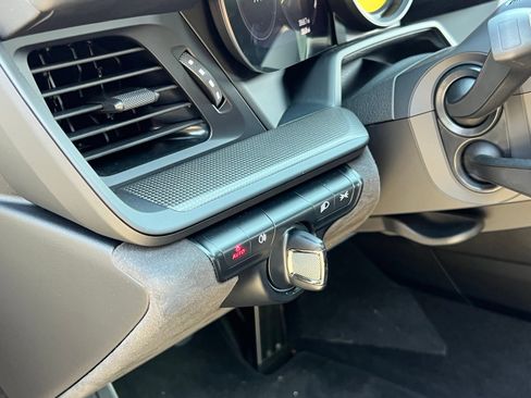 Certified 2024 Porsche 911 GT3 RWD image 33