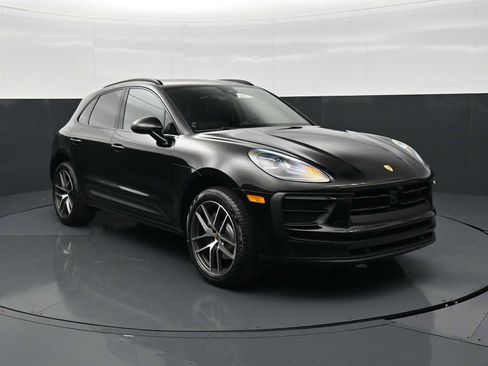 New 2026 Porsche Macan AWD/4WD image 28