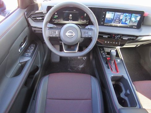 New 2026 Nissan Kicks SR image 10