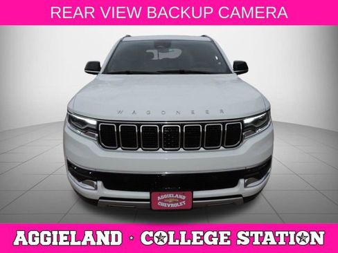 Used 2024 Jeep Wagoneer Series II w/ Flexible Seating Group RWD image 9