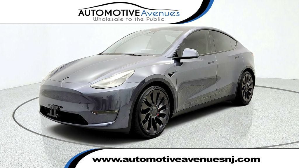 Used 2023 Tesla Model Y Long Range AWD/4WD image 1