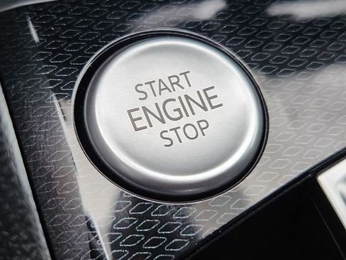 Certified 2025 Volkswagen Taos S image 18