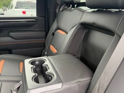 Used 2025 GMC Sierra 2500 AT4 w/ AT4 Preferred Package AWD/4WD image 21
