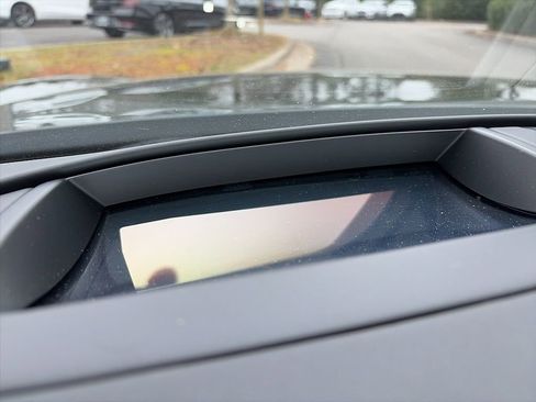 Used 2025 Genesis G90 3.5T image 12