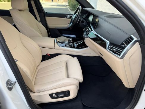 Used 2019 BMW X5 xDrive40i w/ Convenience Package AWD/4WD image 18