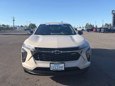 New 2026 Chevrolet Trax RS FWD image 2