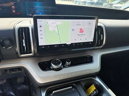New 2027 Ford Expedition Max Active RWD image 18