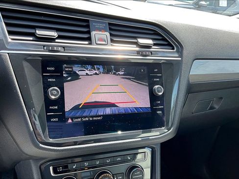 Used 2019 Volkswagen Tiguan SE w/ Panoramic Sunroof Package image 27