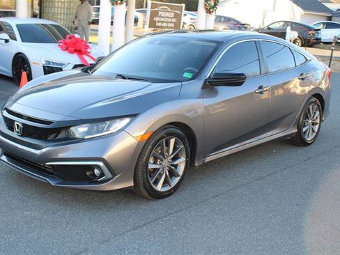 Used 2019 Honda Civic EX image 3