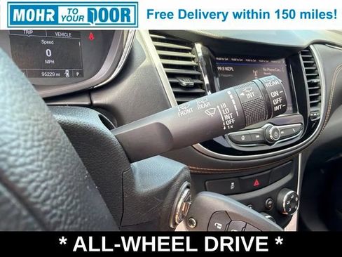 Used 2021 Chevrolet Trax LT AWD/4WD image 19