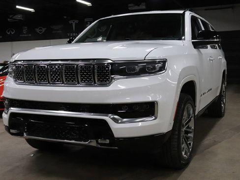 Used 2023 Jeep Grand Wagoneer Series II w/ Premium Group II image 1