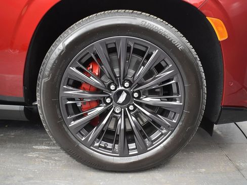 Certified 2023 Cadillac Escalade V w/ LPO, ONYX Package image 9