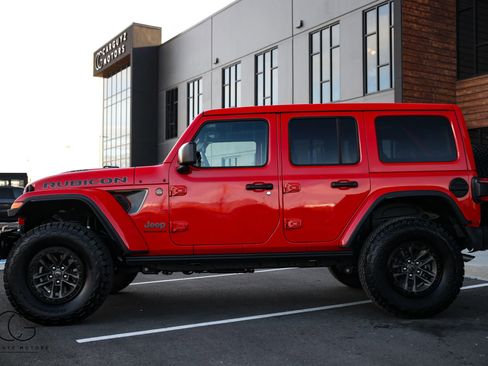 Used 2025 Jeep Wrangler Unlimited Rubicon 392 image 12