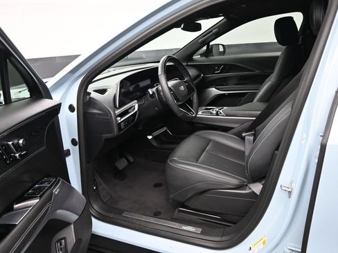 Certified 2024 Cadillac Lyriq Luxury AWD/4WD image 9