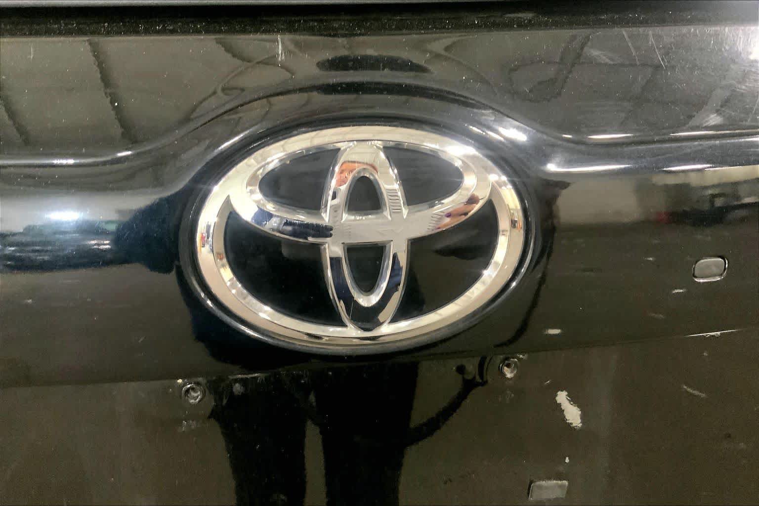 Used 2015 Toyota Highlander XLE AWD/4WD image 31