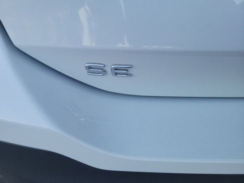 New 2026 Volkswagen Tiguan SE image 14