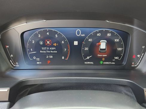 Used 2025 Honda Pilot Black Edition image 7