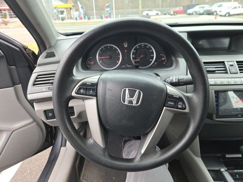 Used 2010 Honda Accord LX image 3