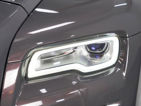 Used 2018 Rolls-Royce Wraith image 17