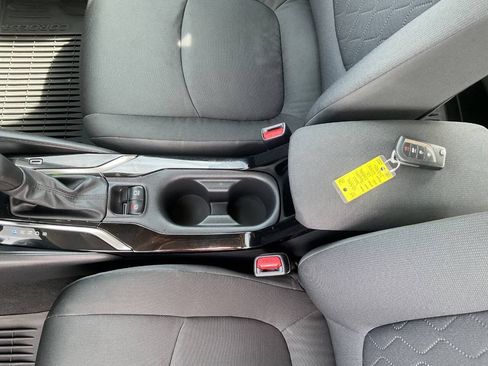 Used 2021 Toyota Corolla LE FWD image 33