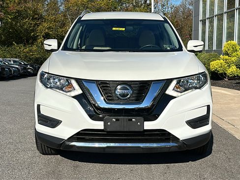 Used 2020 Nissan Rogue SV w/ Premium Package image 3