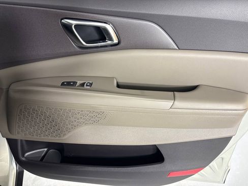 New 2026 Kia Carnival EX FWD image 16