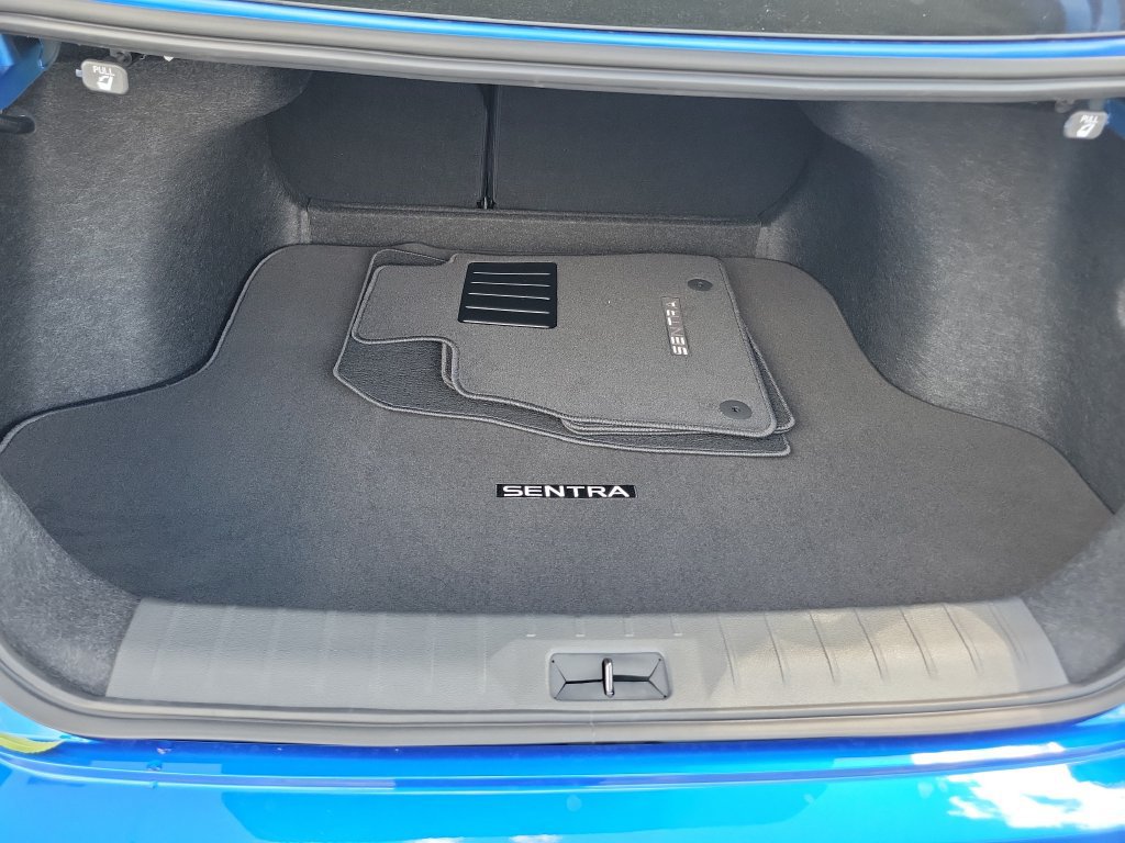 New 2027 Nissan Sentra SR w/ Floor Mat Package FWD image 13