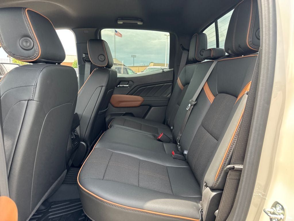 Used 2026 GMC Canyon AT4 AWD/4WD image 17