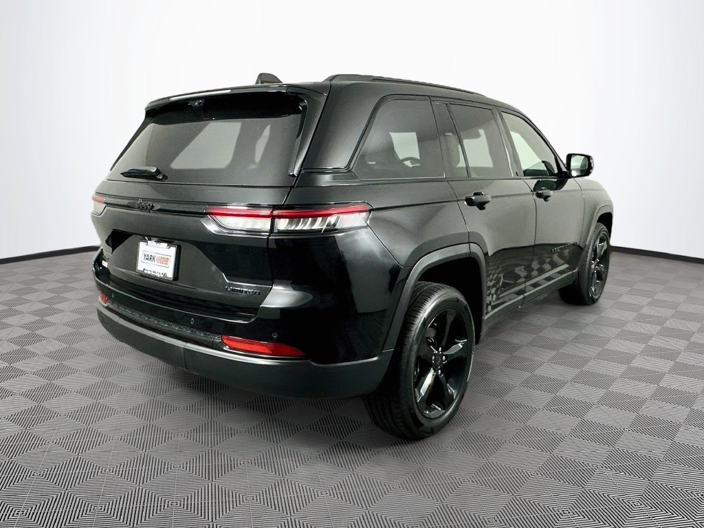 Certified 2024 Jeep Grand Cherokee Limited w/ Luxury Tech Group II AWD/4WD image 12