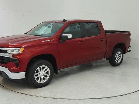 Used 2023 Chevrolet Silverado 1500 LT AWD/4WD image 3