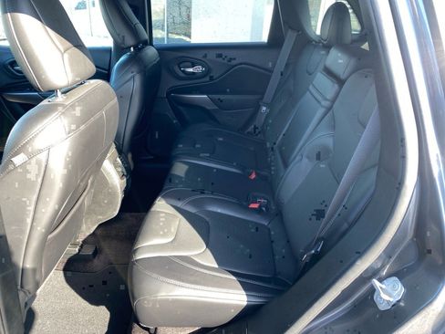 Used 2019 Jeep Cherokee Limited image 21